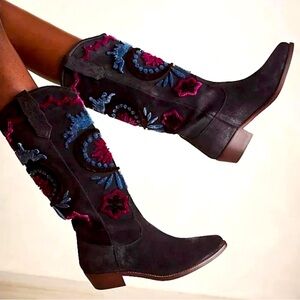 Embroidered Black Cowboy Boots